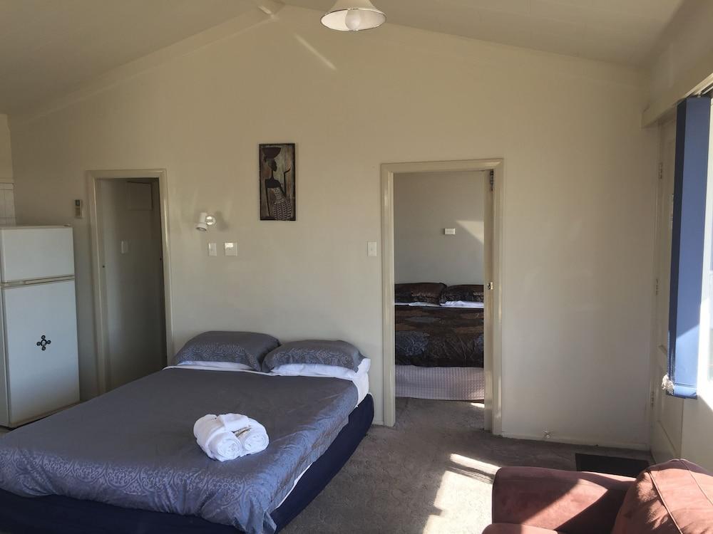 Jack & Di'S Lakefront Motel ロトルア エクステリア 写真