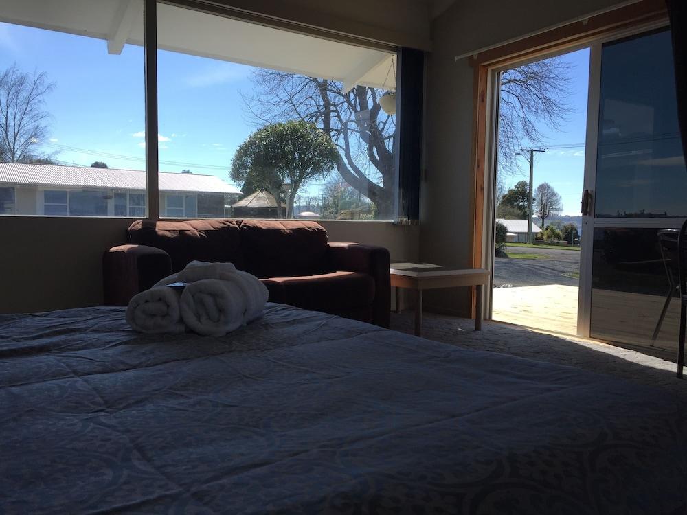 Jack & Di'S Lakefront Motel ロトルア エクステリア 写真