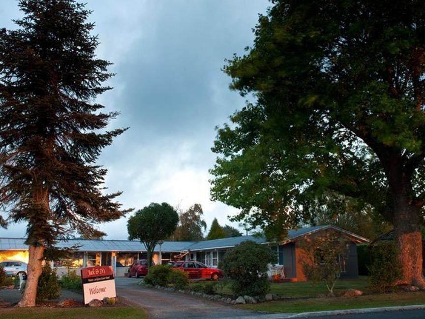 Jack & Di'S Lakefront Motel ロトルア エクステリア 写真